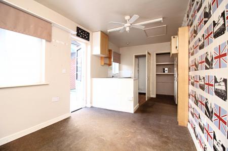 3 bedroom Semi-detached house for sale in Corner Plot - Hillcroft Close, Thurmaston, LE4