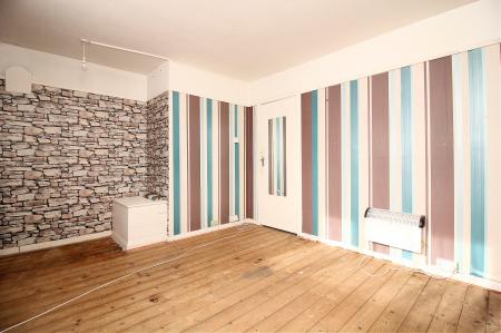 4 bedroom Semi-detached house for sale in Extended to Rear - Hillcroft Close, Thurmaston, LE4