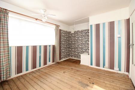 4 bedroom Semi-detached house for sale in Extended to Rear - Hillcroft Close, Thurmaston, LE4