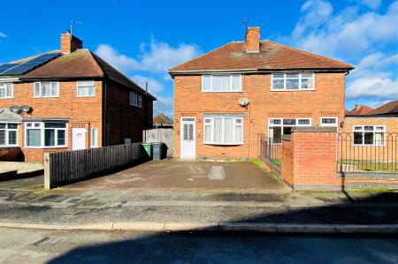 4 bedroom Semi-detached house for sale in Extended to Rear - Hillcroft Close, Thurmaston, LE4