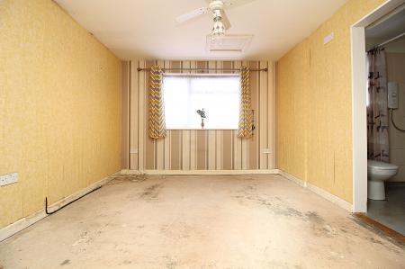 4 bedroom Semi-detached house for sale in Extended to Rear - Hillcroft Close, Thurmaston, LE4