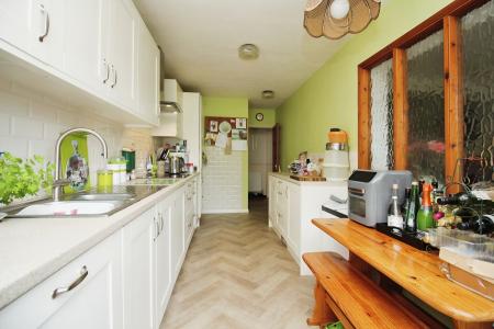 4 bedroom Semi-detached house for sale in Humberstone Lane, Thurmaston, LE4