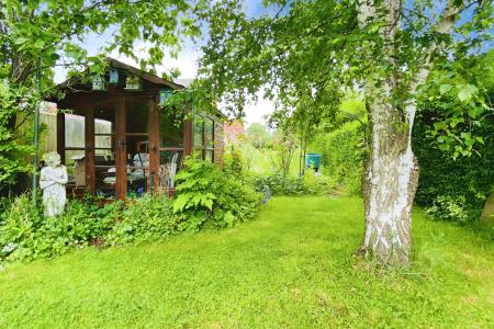 4 bedroom Semi-detached house for sale in Humberstone Lane, Thurmaston, LE4