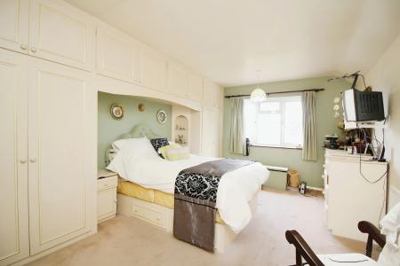 4 bedroom Semi-detached house for sale in Humberstone Lane, Thurmaston, LE4