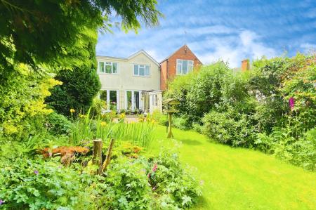 4 bedroom Semi-detached house for sale in Humberstone Lane, Thurmaston, LE4