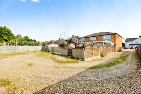3 bedroom End of terrace house for sale in Humberstone Lane, Thurmaston, LE4