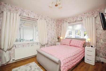 4 bedroom Detached bungalow for sale in Humberstone Lane, Thurmaston, LE4