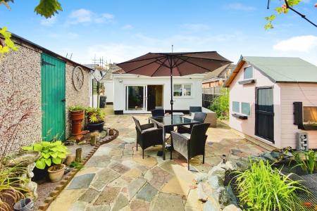 4 bedroom Detached bungalow for sale in Humberstone Lane, Thurmaston, LE4