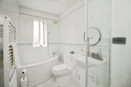 4 bedroom Detached bungalow for sale in Humberstone Lane, Thurmaston, LE4