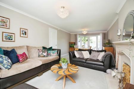 4 bedroom Detached house for sale in Hungarton Drive, Syston, LE7