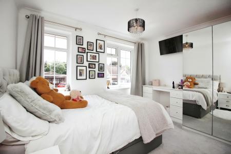 4 bedroom Detached house for sale in Hungarton Drive, Syston, LE7