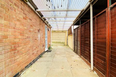 3 bedroom Semi-detached house for sale in Huntsmans Dale, East Goscote, LE7