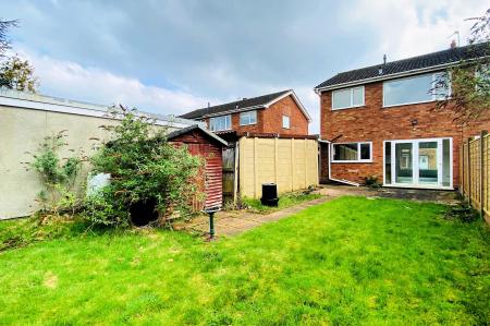 3 bedroom Semi-detached house for sale in Huntsmans Dale, East Goscote, LE7