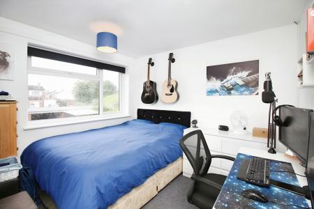 3 bedroom Terraced House for sale in Huntsmans Dale, East Goscote, LE7