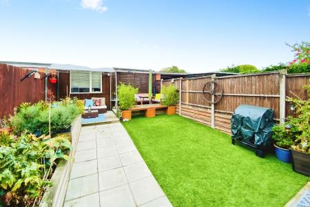 3 bedroom Terraced House for sale in Huntsmans Dale, East Goscote, LE7