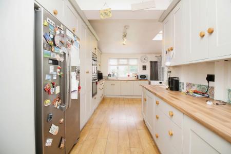 3 bedroom Detached house for sale in June Avenue, Thurmaston, LE4