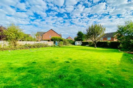 3 bedroom Detached house for sale in June Avenue, Thurmaston, LE4