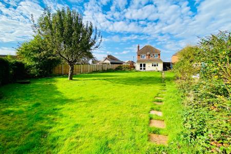 3 bedroom Detached house for sale in June Avenue, Thurmaston, LE4