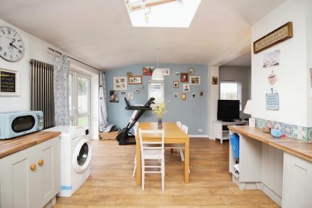 3 bedroom Detached house for sale in June Avenue, Thurmaston, LE4