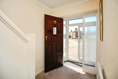 3 bedroom Semi-detached house for sale in Kings Drive, Leicester Forest East, LE3