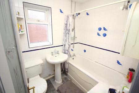 2 bedroom Semi-detached house for sale in Laithwaite Close, Anstey Heights, Leicester, LE4