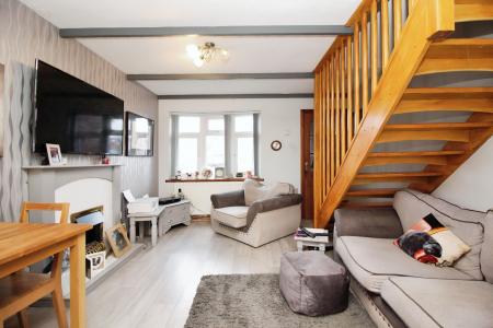 2 bedroom Semi-detached house for sale in Laithwaite Close, Anstey Heights, Leicester, LE4