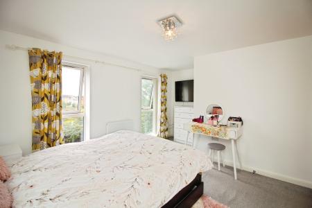 4 bedroom Town house for sale in Langton Way, Leicester, LE4