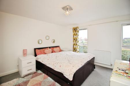 4 bedroom Town house for sale in Langton Way, Leicester, LE4