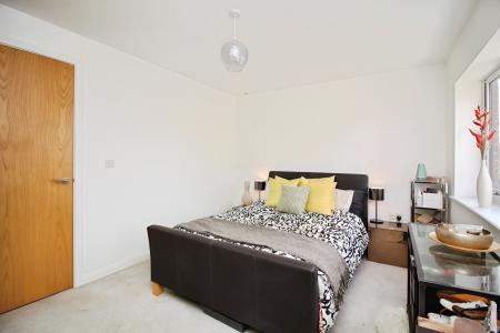 4 bedroom Town house for sale in Langton Way, Leicester, LE4