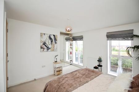 4 bedroom Town house for sale in Langton Way, Leicester, LE4