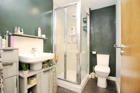 4 bedroom Town house for sale in Langton Way, Leicester, LE4