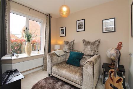 4 bedroom Detached house for sale in Linacre Crescent, Syston, LE7