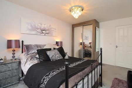 4 bedroom Detached house for sale in Linacre Crescent, Syston, LE7