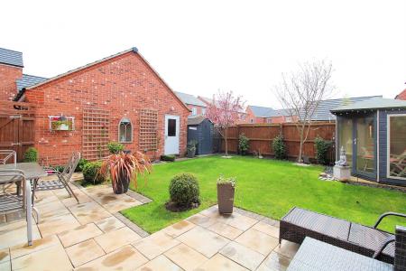 4 bedroom Detached house for sale in Linacre Crescent, Syston, LE7