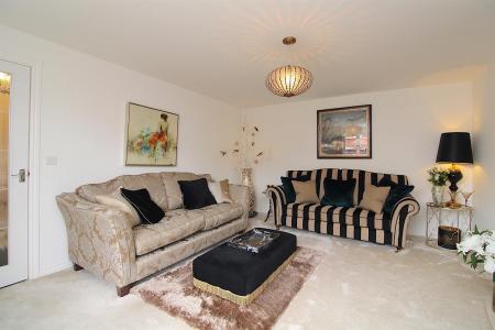 4 bedroom Detached house for sale in Linacre Crescent, Syston, LE7