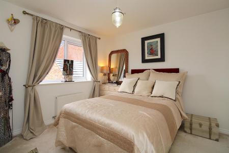 4 bedroom Detached house for sale in Linacre Crescent, Syston, LE7