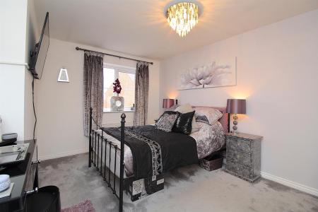 4 bedroom Detached house for sale in Linacre Crescent, Syston, LE7