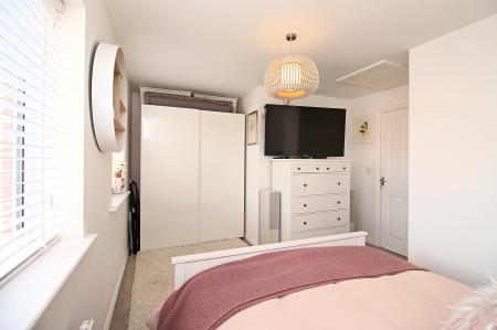 2 bedroom Terraced House for sale in Linacre Crescent, Syston, LE7