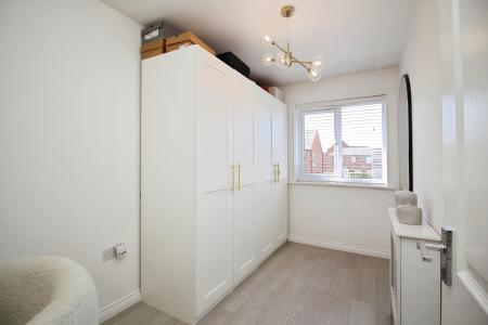 3 bedroom Terraced House for sale in Linacre Crescent, Syston, LE7