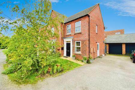 4 bedroom Detached house for sale in Loddington Close, Syston, LE7