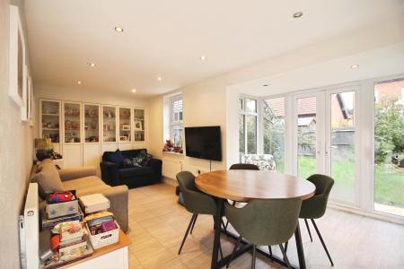 4 bedroom Detached house for sale in Loddington Close, Syston, LE7