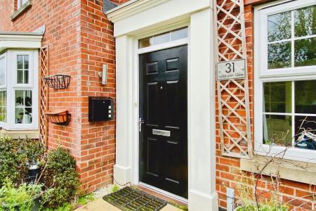 4 bedroom Detached house for sale in Loddington Close, Syston, LE7