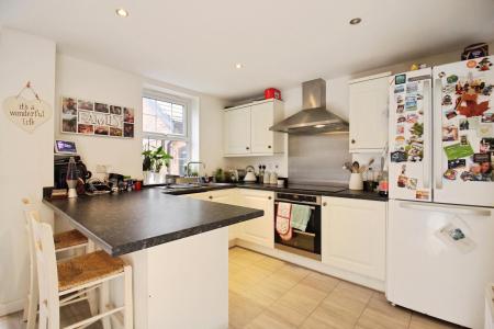 4 bedroom Detached house for sale in Loddington Close, Syston, LE7