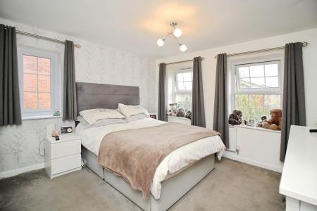 4 bedroom Detached house for sale in Loddington Close, Syston, LE7
