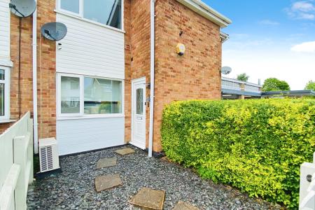 2 bedroom Terraced House for sale in Long Furrow, East Goscote, LE7