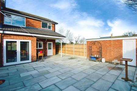 3 bedroom End of terrace house for sale in Long Furrow, East Goscote, LE7