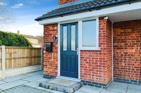 3 bedroom End of terrace house for sale in Long Furrow, East Goscote, LE7