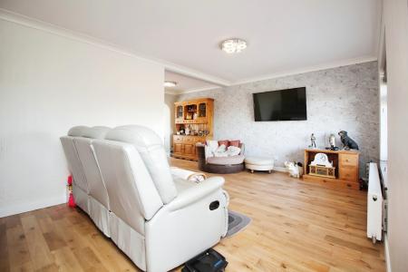 3 bedroom End of terrace house for sale in Long Furrow, East Goscote, LE7