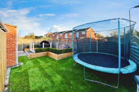 3 bedroom End of terrace house for sale in Extended and Modernised Home on Long Furrow, East Goscote