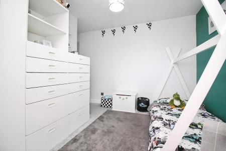 3 bedroom End of terrace house for sale in Extended and Modernised Home on Long Furrow, East Goscote